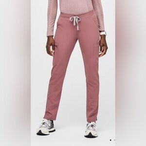 FIGS Women's FIONx Yola Skinny Scrub Eleven Pocket Pants in Mauve W22SW2023P